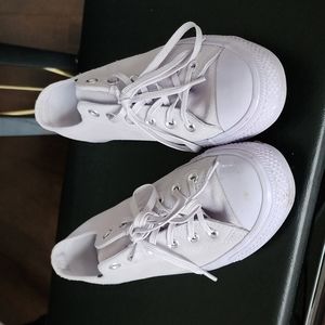 CONVERSE LILAC 7.5 SHOES